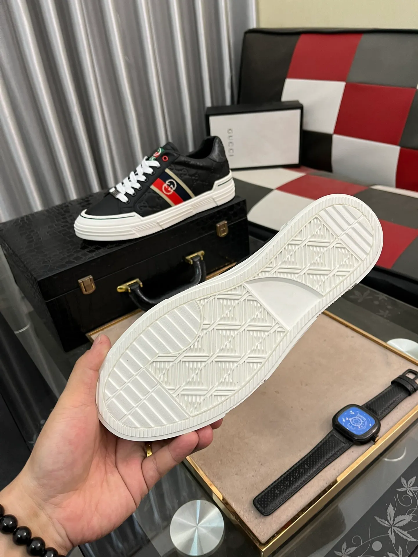 Men's shoes💰400⌚️⌚️[GUCCI] Gucci men's casual shoes are absolutely popular🔥The ultimate matching item for trendy men! The charm of super texture is irresistible, the main recommendation, the flower leather color is bright! The upper is made of high-quality cowhide + brand printed fabric, sheepskin feet, wear-resistant rubber sole, noble and elegant! Extremely comfortable🎁🎁You can be as handsome as you want💪 38-442⃣️colors available